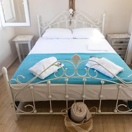 Pappous Adreas 스키아토스 타운